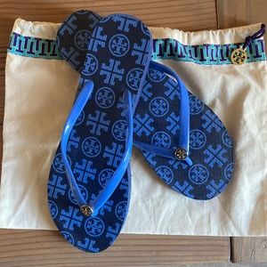 New never worn - Tory Burch flip flops size 9 with dust bag.